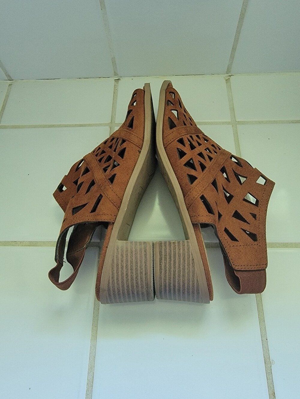 Diba Rust/Brown Cutout Sandals - Stylish Open-Toe Comfort - Picture 6 of 7